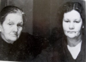 Евдокия Павловна с дочерью Александрой. 1930 г.